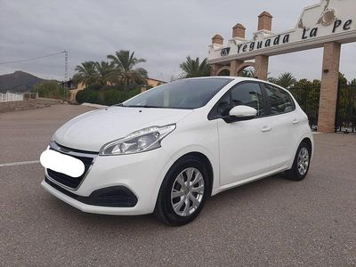 Usado Peugeot 208 Active 100 CV (73 kW) 2018 Blanco Utilitario