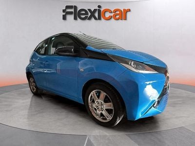 Usado Toyota Aygo X-cite 72 CV (52 kW) 2016 Azul Utilitario