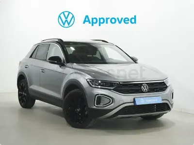 Usado VW T-Roc Life 150 CV (110 kW) 2023 Plateado SUV