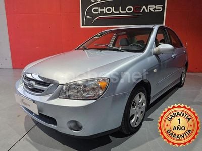 Gris / plata Usado 2005 Kia Cerato LX Berlina | 3297 € (Un poco caro)