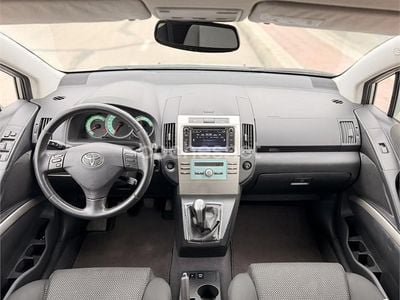 Usado Toyota Corolla Verso Sport 177 CV (130 kW) 2006 Gris / plata Monovolumen