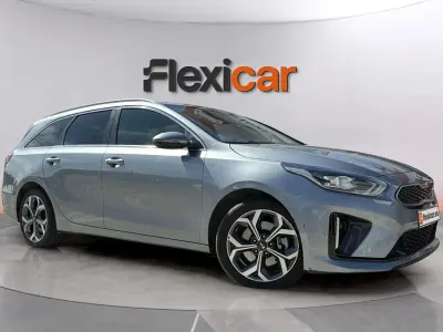 Usado Kia Ceed 141 CV (103 kW) 2022 Gris Utilitario