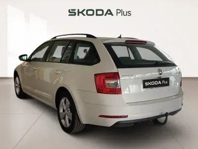 Käytetty Skoda Octavia Ambition 115 HP (84 kW) 2018 Valkoinen Farmari