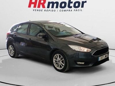Usado Ford Focus Trend+ 120 CV (88 kW) 2016 Gris Utilitario