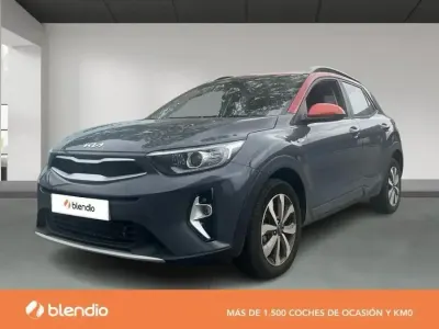 Usado Kia Stonic 100 HP (73 kW) 2023 Cinzento SUV