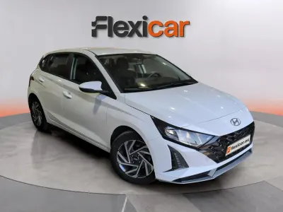 Usado Hyundai i20 101 CV (74 kW) 2024 Blanco Utilitario