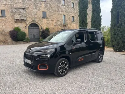 Usado Citroën Berlingo Shine 131 CV (96 kW) 2020 Negro Monovolumen