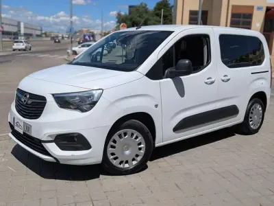 Usado Opel Combo Life Edition+ 102 HP (75 kW) 2021 Branco Monovolume