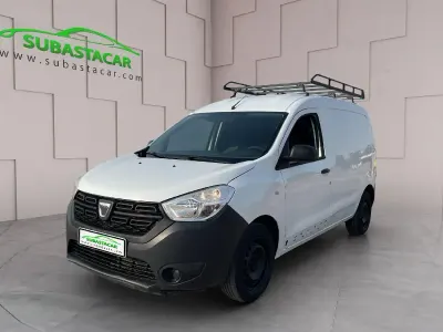 Usado Dacia Dokker Essentiel 75 CV (55 kW) 2019 Blanco Monovolumen