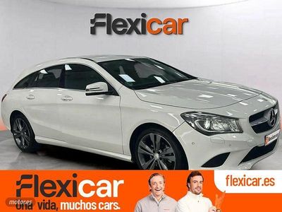 Usado Mercedes CLA200 Shooting Brake 136 CV (100 kW) 2016 Blanco Familiar
