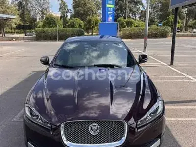 Usado Jaguar XF Premium Luxury 190 CV (139 kW) 2013 Granate Berlina