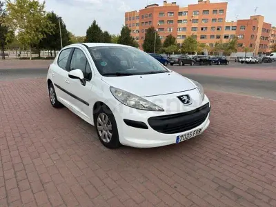 Usado Peugeot 207 75 HP (55 kW) 2008 Branco Sedan