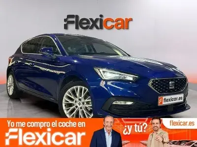 Usado Seat Leon XCELLENCE 150 CV (110 kW) 2021 Azul Berlina