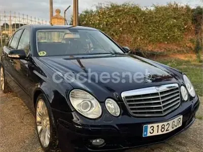Usado Mercedes E220 170 CV (125 kW) 2008 Azul Berlina