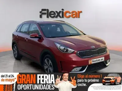 Usado Kia Niro 141 CV (103 kW) 2019 Rojo SUV