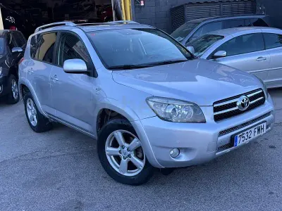 Usado Toyota RAV4 Premium 177 CV (130 kW) 2007 Gris / plata SUV