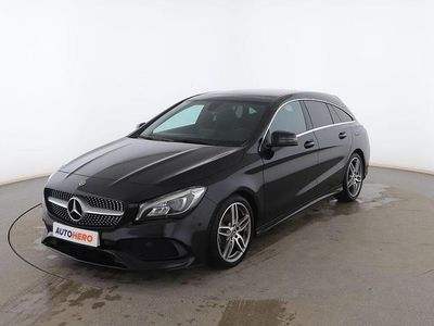 Usado Mercedes CLA200 Shooting Brake AMG line 135 CV (99 kW) 2018 Negro Familiar