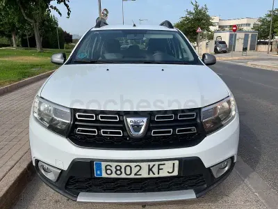 Usado Dacia Sandero Stepway 90 CV (66 kW) 2017 Blanco Berlina