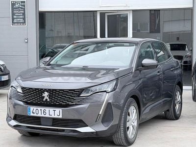 Usado Peugeot 3008 Allure 130 CV (95 kW) 2022 Gris / plata SUV