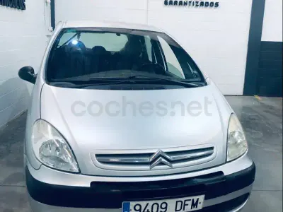Usado Citroën Xsara Picasso 110 CV (80 kW) 2004 Gris / plata Monovolumen
