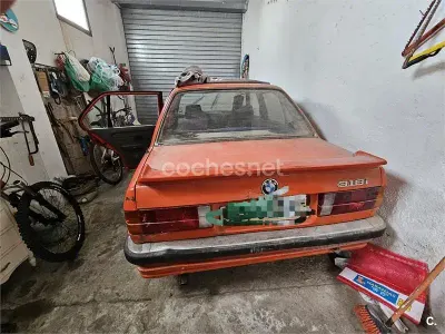 Usado BMW 318 115 CV (84 kW) 1986 Rojo Berlina