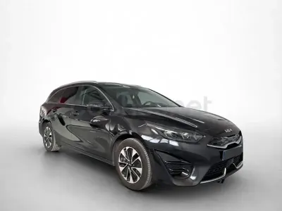 Usado Kia Ceed 141 CV (103 kW) 2025 Negro Utilitario