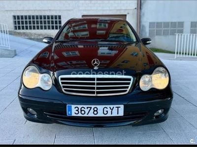 Usado Mercedes C220 Classic 143 CV (105 kW) 2005 Negro Berlina