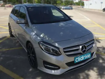 Usado Mercedes B200 139 CV (102 kW) 2015 Gris Monovolumen