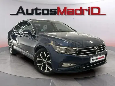 Usado VW Passat Executive 120 CV (88 kW) 2020 Azul Berlina