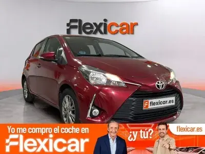 Usado Toyota Yaris Active 69 CV (50 kW) 2019 Rojo Berlina