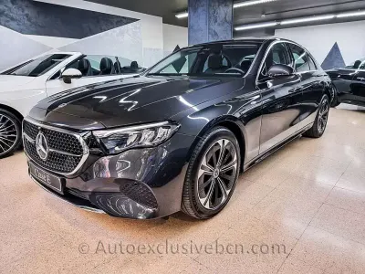 Usado Mercedes E300 313 CV (230 kW) 2025 Gris Berlina