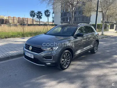 Usado VW T-Roc Edition 115 CV (84 kW) 2018 Gris / plata SUV