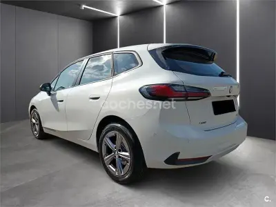 Usado BMW 218 150 CV (110 kW) 2024 Blanco Familiar