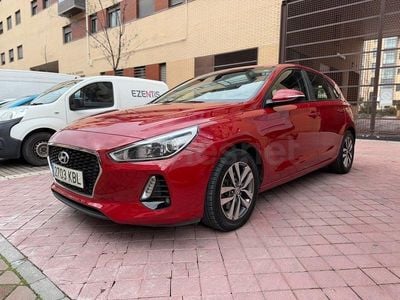 Usado Hyundai i30 120 CV (88 kW) 2017 Granate Berlina