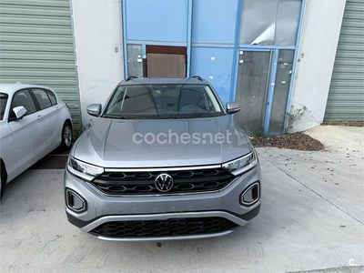 Usado VW T-Roc 150 CV (110 kW) 2025 Gris / plata SUV