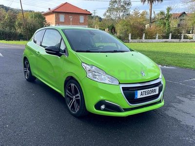 Usado Peugeot 208 GT-line 110 CV (80 kW) 2017 Verde Utilitario