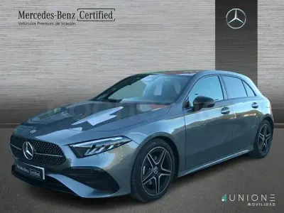 Usado Mercedes A180 116 CV (85 kW) 2025 Gris / plata Berlina