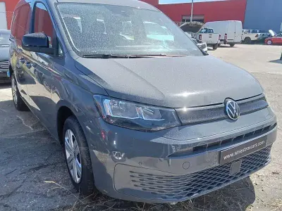 Nuevo VW Caddy California 102 CV (75 kW) 2026 Gris / plata Monovolumen