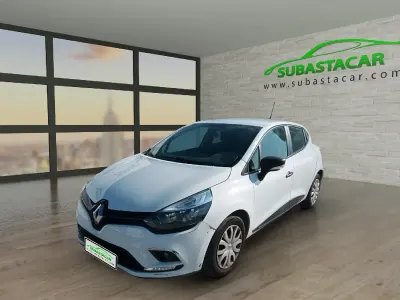 Usado Renault Clio Business 75 CV (55 kW) 2018 Blanco