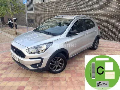 Usado Ford Ka Plus Active 95 CV (69 kW) 2019 Gris / plata Utilitario