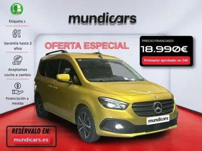 Usado Mercedes 180 116 CV (85 kW) 2022 Amarillo Berlina