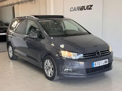 Usado VW Touran Advance 150 CV (110 kW) 2021 Gris Monovolumen
