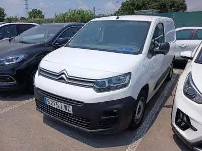 Usado Citroën Berlingo 100 CV (73 kW) 2022 Blanco Monovolumen