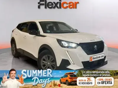 Usado Peugeot 2008 Active 100 CV (73 kW) 2021 Blanco SUV