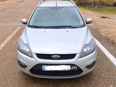 Gris / plata Usado 2011 Ford Focus Titanium Berlina | 5300 € (Buen precio)