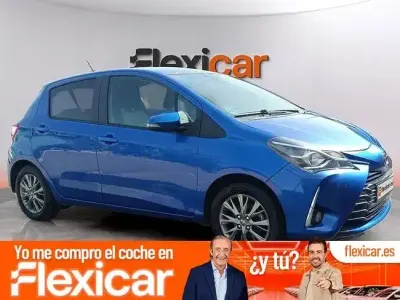 Usado Toyota Yaris Active 69 CV (50 kW) 2019 Azul Berlina