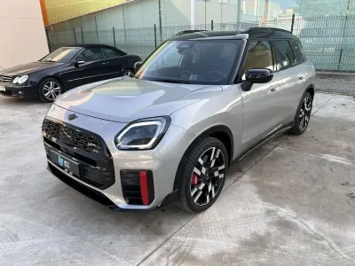 Usado Mini John Cooper Works 300 CV (220 kW) 2024 Gris Utilitario