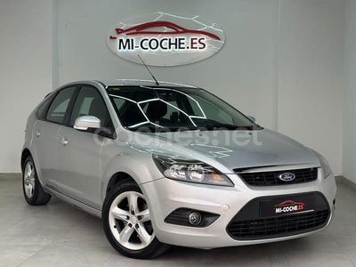 Gris / plata Usado 2010 Ford Focus Trend Berlina | 4900 € (Precio justo)