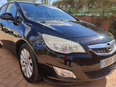 Usado Opel Astra Enjoy 110 CV (80 kW) 2010 Negro Berlina