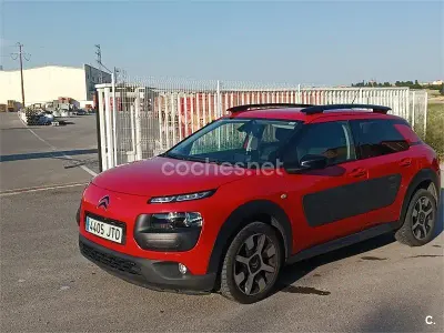Usado Citroën C4 Shine Edition 100 CV (73 kW) 2016 Rojo Berlina